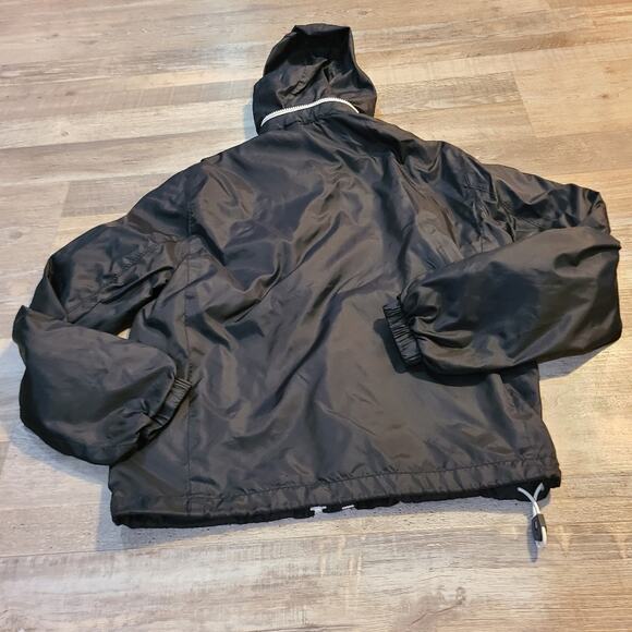 Gap size small women's jogger wind jacket black white striped - Picture 4 of 10